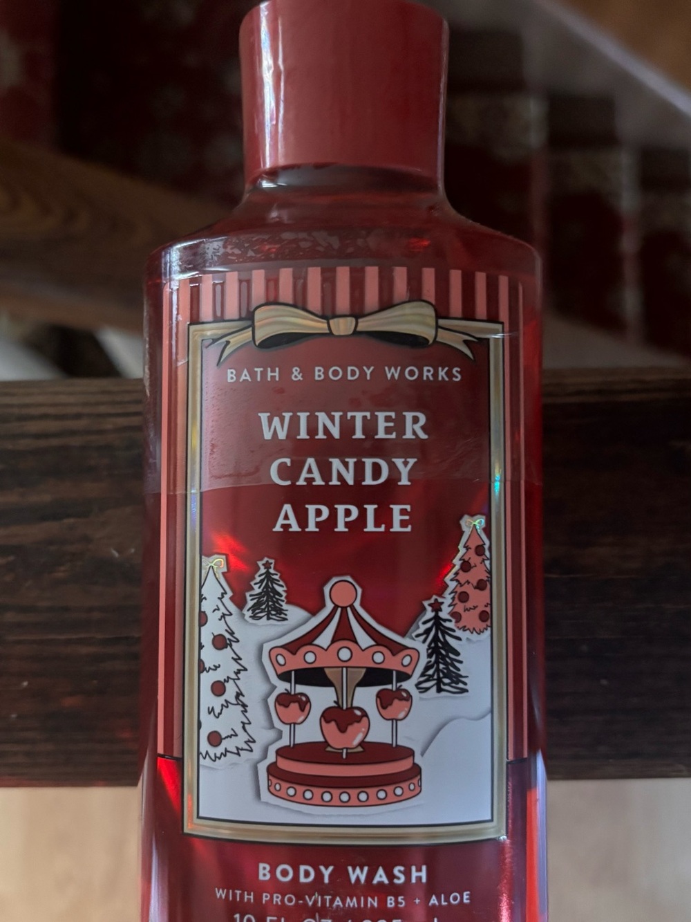 Bath & Body Works Winter Candy Apple Body Wash - Red